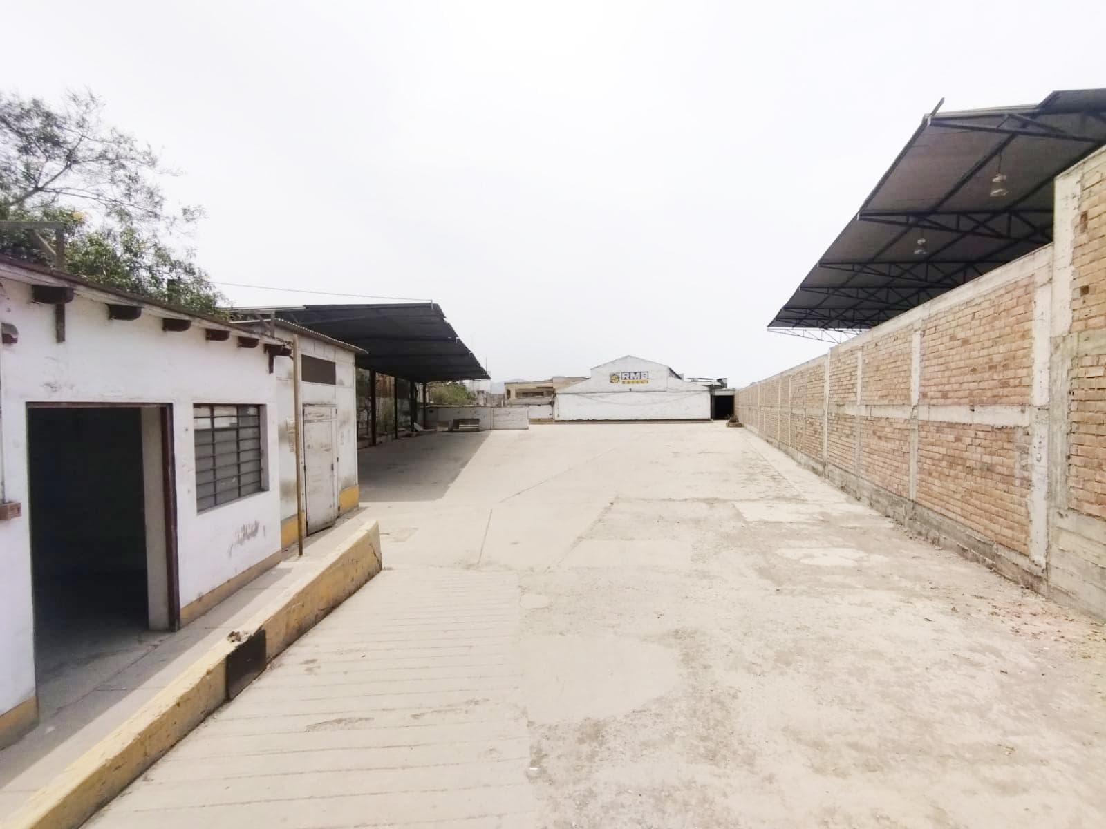Local Industrial de 4,313 m2 - via Evitamento en ATE - 1