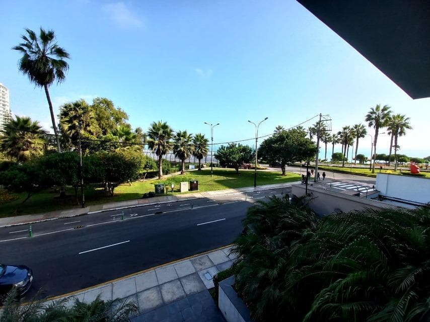 Alquilo Lindo Dpto. frente al Mar, calle Malecon Balta 10, Urb. Alta, Miraflores - 1