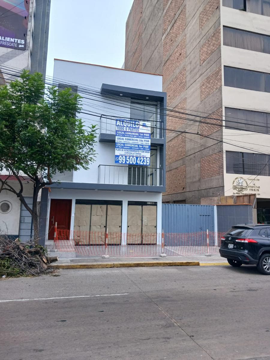 Local Comercial Av Petit thouars a media cdra Javier Prado en San Isidro - 1