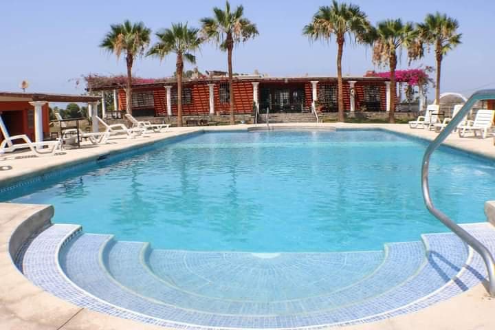 Se Alquila para casa de reposo, restaurante, hotel, clamping a 5 mins de la playa - Cerro Azul - 1